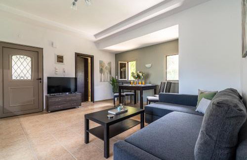 Ceronia Renovated House near the Beach - Foto 37