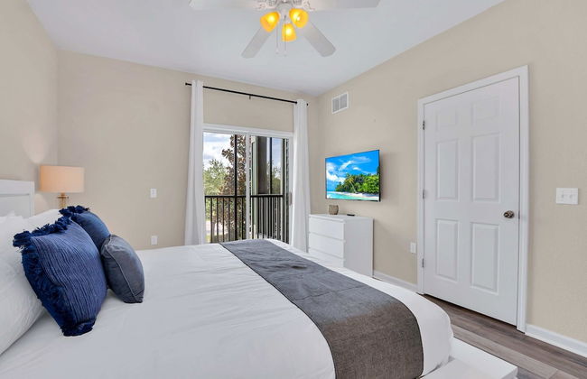 2BR Condo - Hot Tub Pool Near Disney - Photo 16