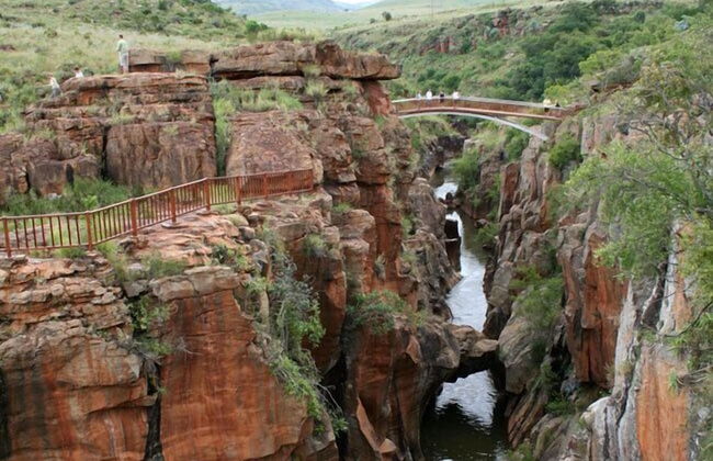 Log Cabin & Settlers Village - Photo 41