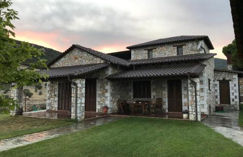 Petrines Villes Avramilias - Photo 48