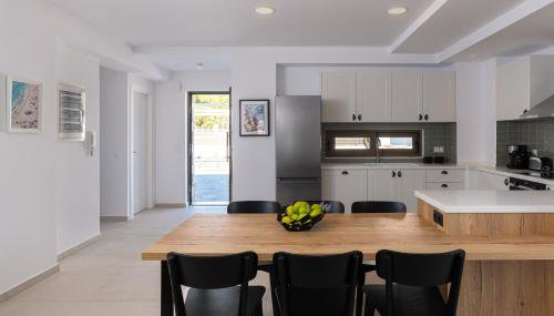 VILLA IRIS in PEFKOS, PINE VILLAS - Photo 4