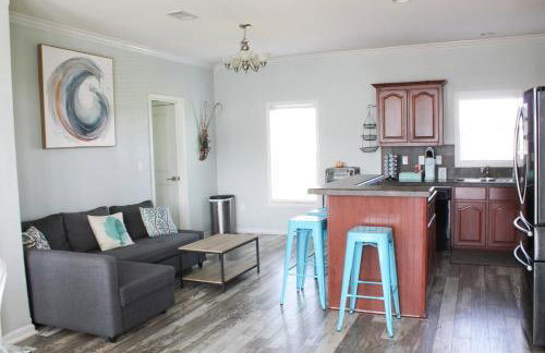 Beach Getaway at 2 Pelicans Walk to the Water - Foto 31