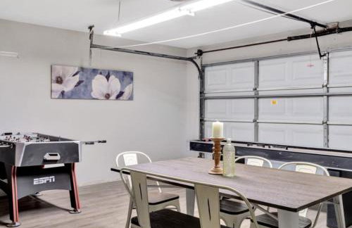 City Gem 4BR with POOL Sleeps 8 - Foto 30