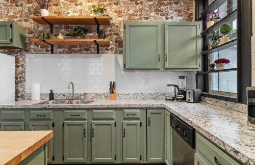 Cozy Home near Downtown - Close to Nulu - Sleeps 6 - Foto 39