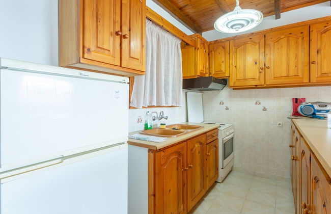 Sofia Large Private Pool Walk to Beach Sea Views A C Wifi Car Not Required - 1552 - Photo 30