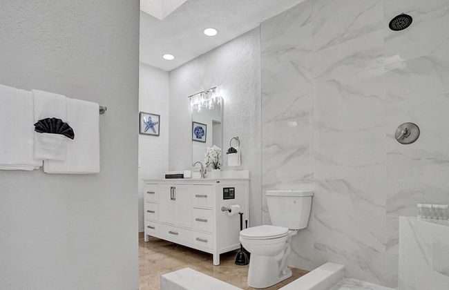 Modern Chic 7-BR with Pool & Gameroom - Foto 33