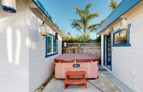 Stroll to Shore Stinson Beach Gem with Hot Tub - Foto 3