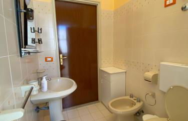 200m from the Sea - Large Private Patio with BBQ - Foto 13