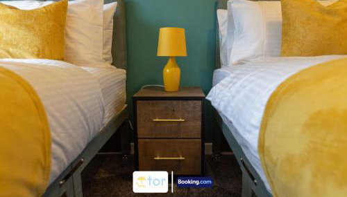 Large 2 Bedroom Apartment By The One Retreats Short Lets & Serviced Accommodation Horley Close To Gatwick Airport - Foto 5
