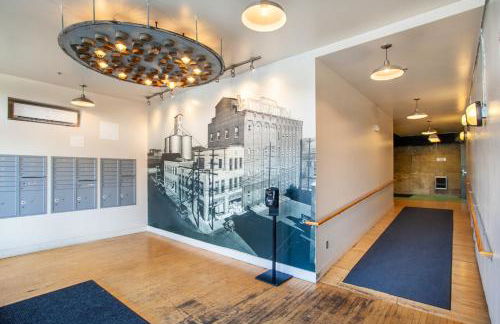 Dollys Downtown Loft Knoxville - Photo 8