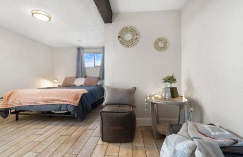 NEW! HUGE 5BR Mountain Views Game Room Hot Tub Lawn Games BBQ - Photo 72