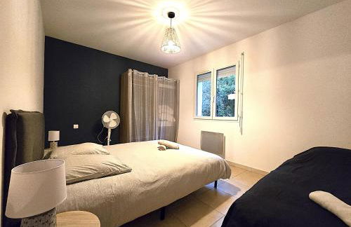 Le Parc Jean Édouard - Spa avec jacuzzi privé - Superbe villa 4 chambres - 9 couchages - 6 lits - Poêle - Parking - Climatisation réversible- Terrasse ombragée et grand jardin - Foto 36