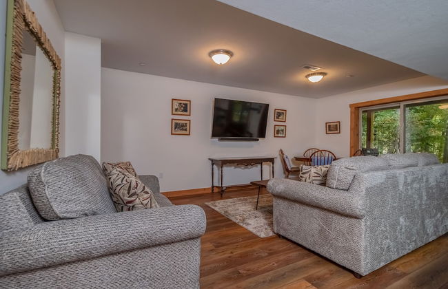 Maplewood Cottage - Photo 12