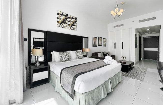 Elegant Studio Golf Course View Bnbmehomes - Photo 19