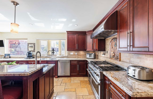 Chardonnay Charm by Avantstay Luxe Group Retreat w/ Pool Mins to Wineries - Foto 13