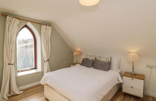 The Lodge - Photo 14