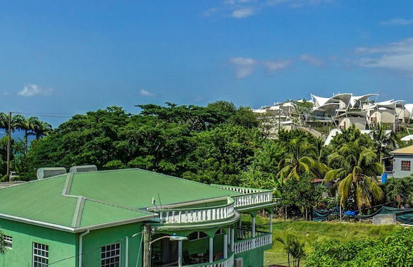 Your quaint home just steps from beach - Foto 39