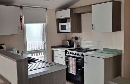 Hayling Island Holiday Park Holiday Home Sleeps 4 - Photo 23