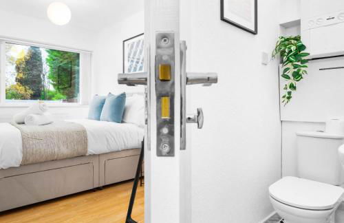 Four Bed House - Garden - Parking - Speed Wi-Fi 75CMR - Foto 38