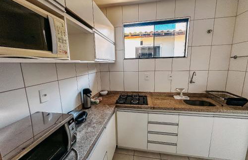Aptos em condominio frente mar na praia de Taperapuã, atravessou a rua está na praia, aptos com 2 quartos com ar condicionado, internet privativa 300MBPS, 1 vaga de garagem, acomodam até 6 pessoas - Foto 54