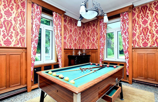 Magnificent Luxury Chateau in Vast Garden with Sauna & Hot Tubs - Photo 58