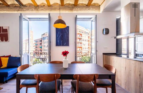 Well Lit and Creatively Designed Apartment - Photo 11