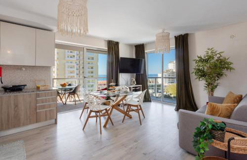 McRamé Design Apt Sea View, Beachfront, Swimming Pool, 2BDR, 2BAR, 6 pax, Praia da Rocha - Photo 4