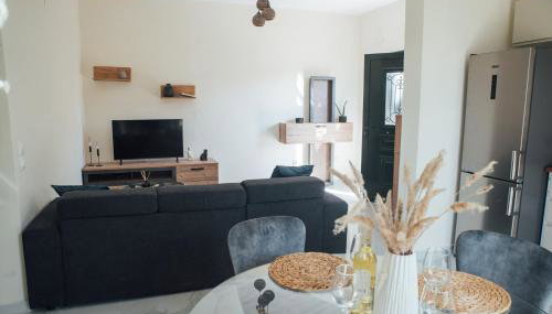 Captain's Apt - Photo 5