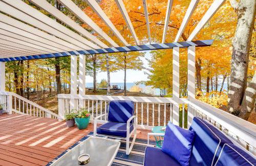 Cottage with Private Beach and Fire Pit in Manistee! - Foto 13