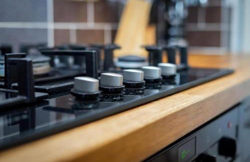 4 Bed Detached Home-Gloucester-Sleeps 10-Parking for 3-Work or Leisure - Foto 8