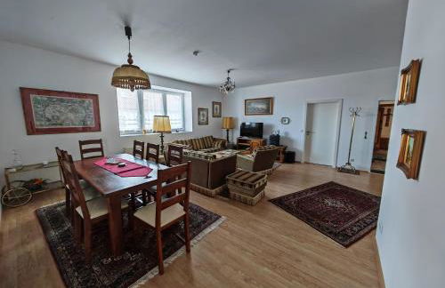 Apartment O3 - Gehobene 6-Zimmer Wohnung 180qm für 1-7 Personen 1x DZ 1x ZZ 3x EZ - Foto 2