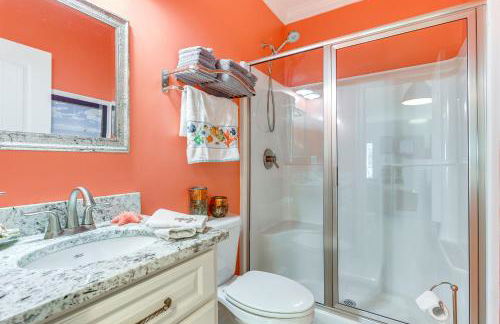 Waterfront Gulf Coast Home with Outdoor Oasis! - Foto 14