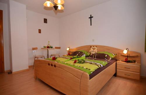 Schones Ferienhaus mit Grossem Garten bei Stadlern - Foto 28