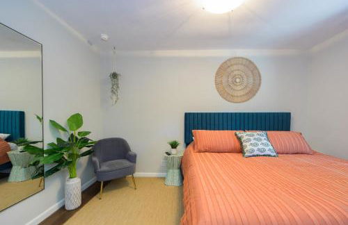 Charming and Cozy 1 Bedroom 1 Bathroom Guest Suite in Silverlake - Foto 56