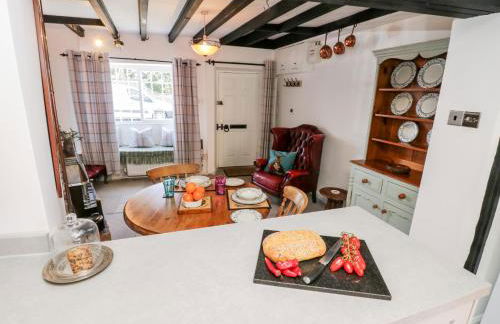 Crooked Cottage - Photo 9