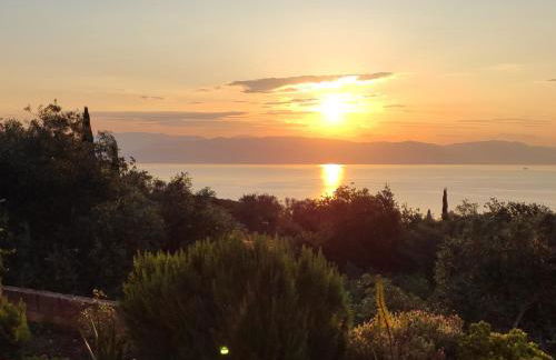 King size bed, Terra relaxa, Vista al mar, near Achilleio - Foto 6