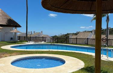 Home in Alcaidesa - sea & golf view with swimming pool - Foto 1