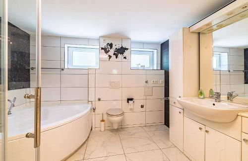 Ruhig gelegenes Reihenhaus Nähe Europapark & Messe, Haustiere kostenlos für Familien und Geschäftsreisende, Rechnung auf Anfrage möglich - Foto 19