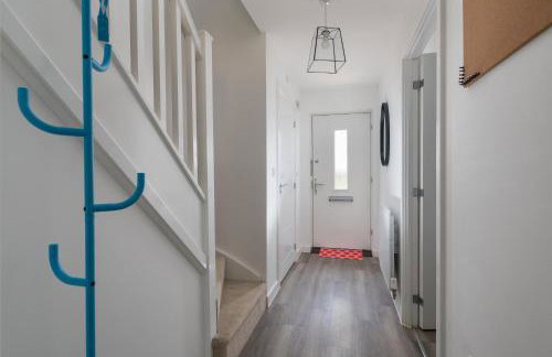 Spacious Milton Keynes Townhouse 2 Designated Parking Spaces Near Centre MK, MK Bowl, Universal Studios & Transport Links Ideal for Families & Contractors - Foto 27