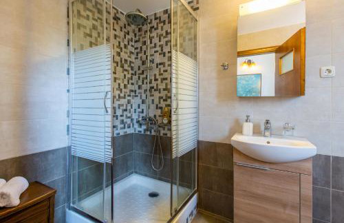 Ellie Villa - Foto 11