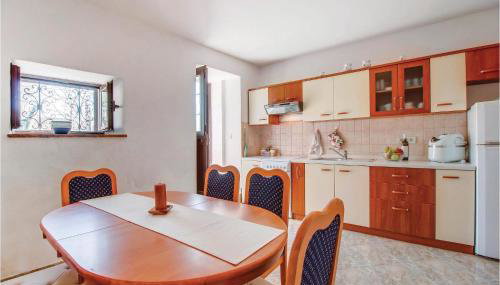 Three-Bedroom Holiday Home In Dragozetici - Foto 4