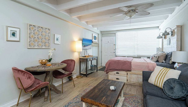 Coral Cove Beachfront Condo for 3 w/ Onsite Pool - Foto 3, Habitación