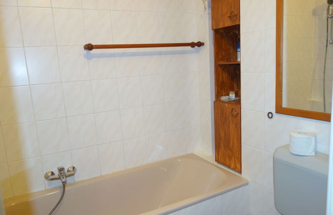 Big 2 Room Apartment with Balcony - Photo 12