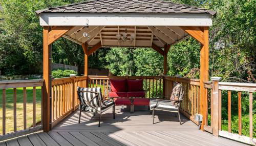 Spacious 3BR Redmond Home with Fireplace & BBQ - Foto 3, Garden view