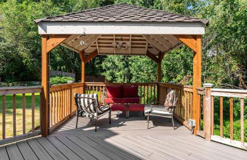 Spacious 3BR Redmond Home with Fireplace & BBQ - Foto 3