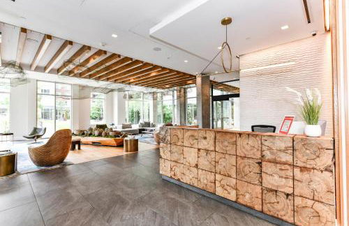 Posh 2BR Retreat Gym, Prkng and Scenic Rooftop - Photo 30