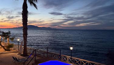 Luxury Beachfront Villa Margarita with Private Beach, Pool & Jacuzzi in Zakynthos - Foto 2