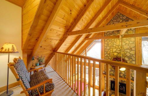 Smoky Mountain Vacation Rental with Large Deck! - Foto 14