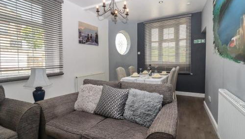 Rock Hollow - Photo 3