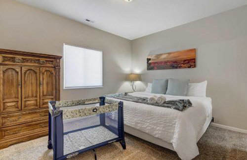 Cresthaven Hall 2 Mins to UCCS Family Fun & BBQ - Foto 42